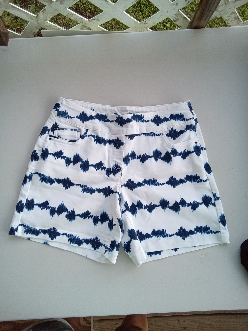 Westbound Petites Blue White Tie Dye Shibori Shorts Size 6P